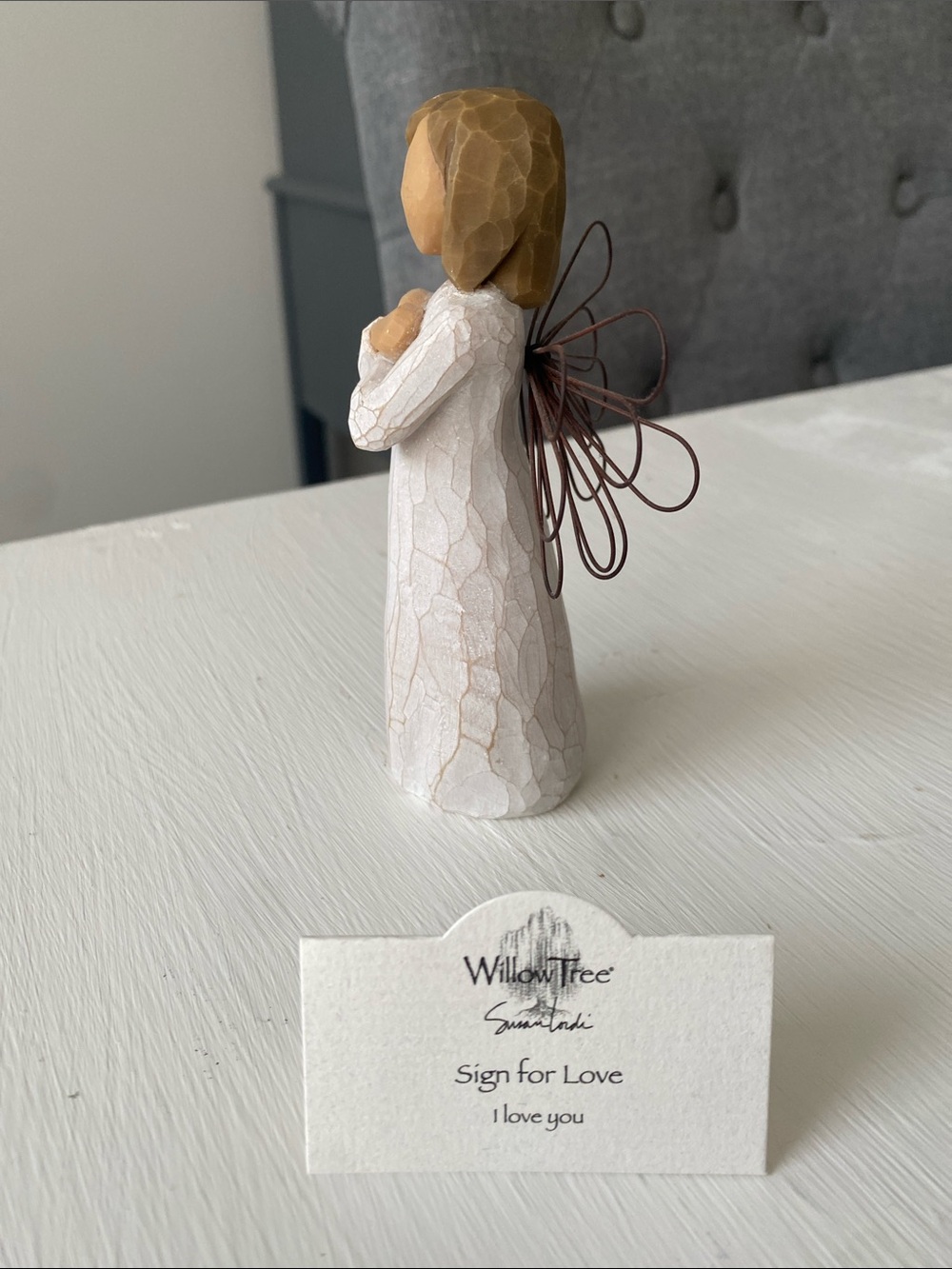 Willow Tree Angel "Sign for Love" Figurine with Crossed Arms, I Love You - Picture 4 of 5